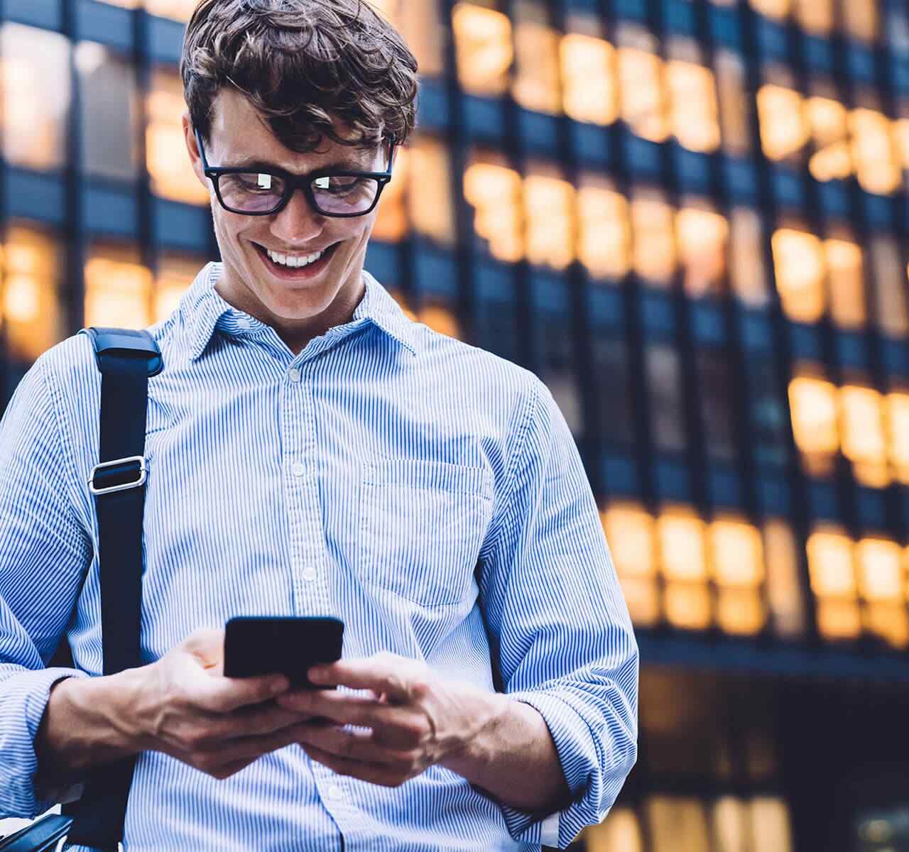 https://elevatestrategygroup.ca/wp-content/uploads/2020/08/service_03-1280x1200.jpg